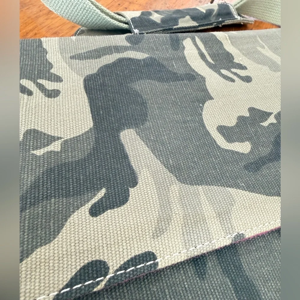 Mary Kate and Ashley Green Camo Laptop Bag Pink Lined